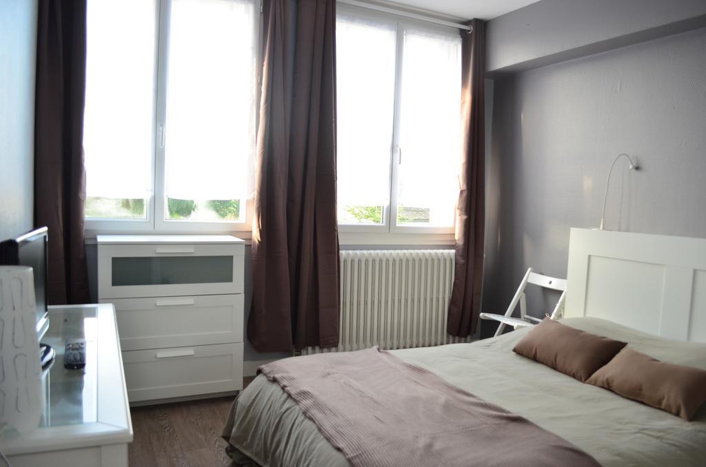 Auberge Du Lac Hotel Marcilly-sur-Tille Bilik gambar
