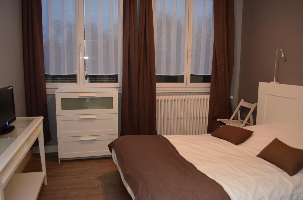 Auberge Du Lac Hotel Marcilly-sur-Tille Bilik gambar