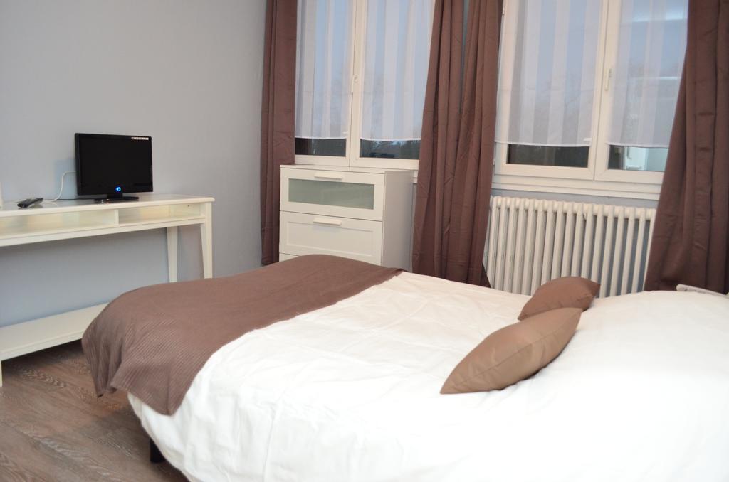 Auberge Du Lac Hotel Marcilly-sur-Tille Bilik gambar