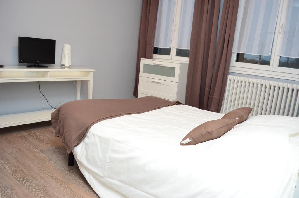 Auberge Du Lac Hotel Marcilly-sur-Tille Bilik gambar